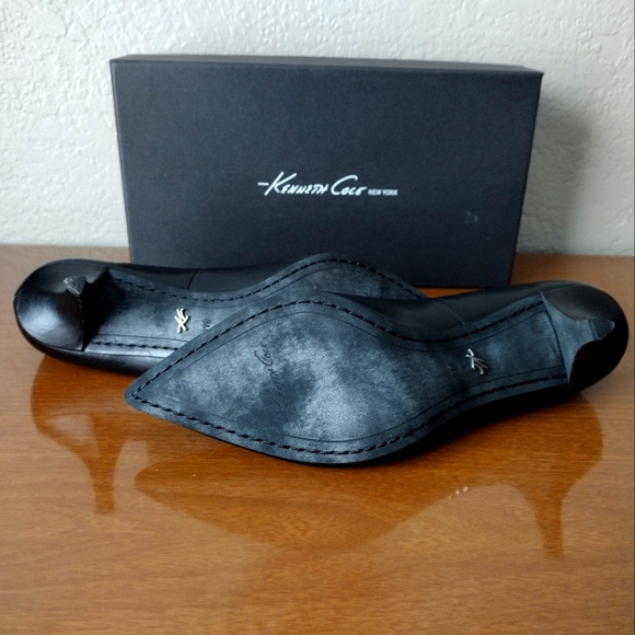 Women's Kenneth Cole Mirror Me Kitten Heeled Pumps - Picture 6 of 9